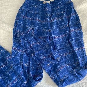 Hollister Blue Print Jogger(will wash clothes to get them fresh & wrinkles out)!